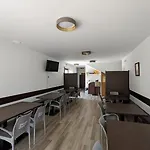 Hostal O Abrigo Miraz