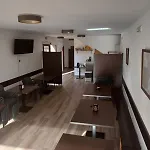 O Abrigo Hostal