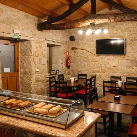 O Abrigo Hostal *